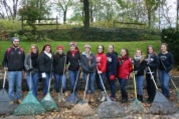 Picente Announces 6th Annual Intergenerational Fall Clean-Up October 25th and October 26th Photo